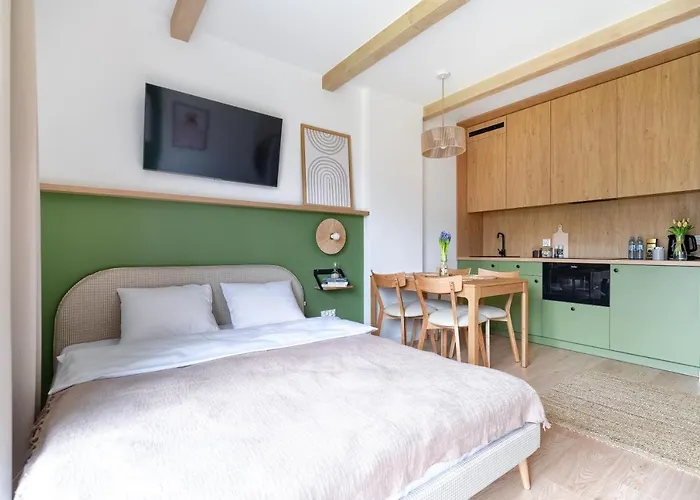 Apartamenty 4 Pory Roku- 200M Plaza, Prywatny Parking