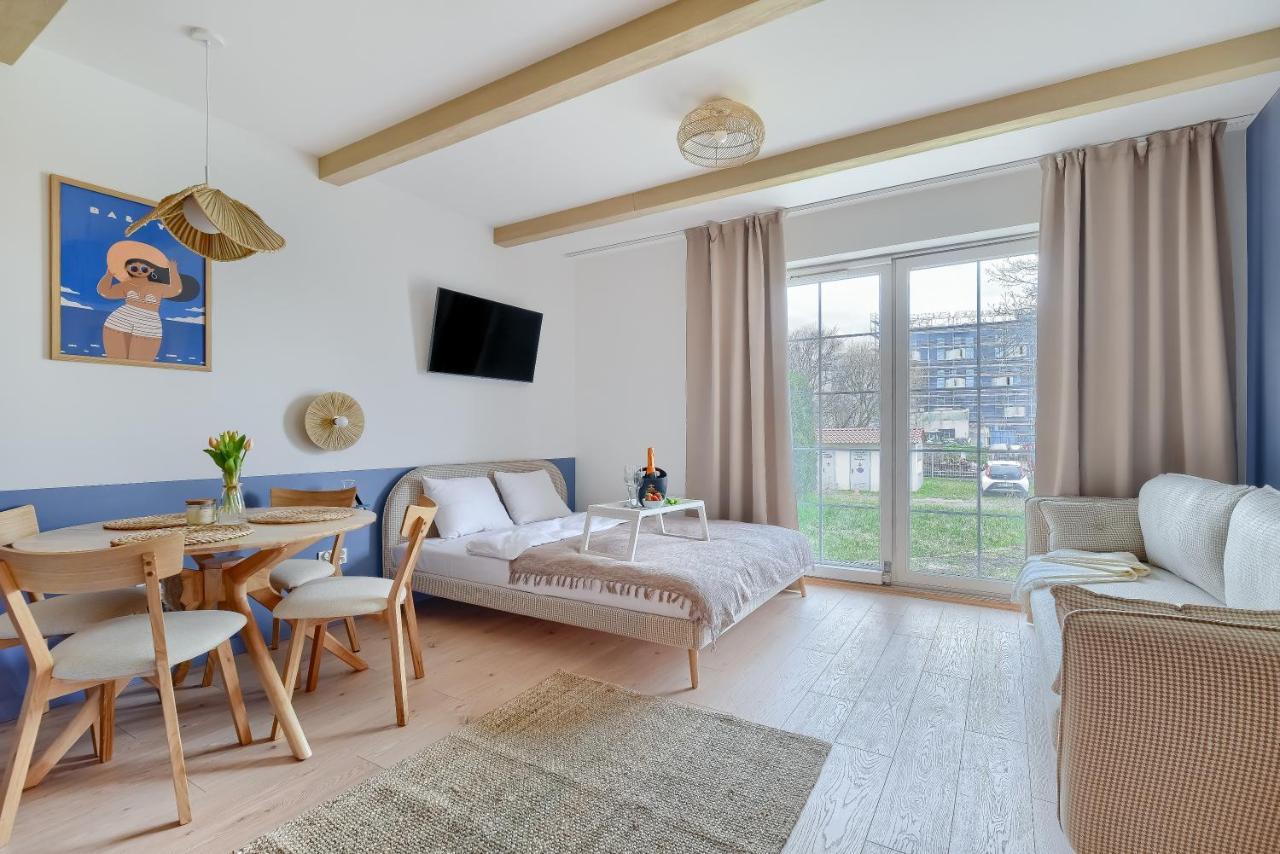 4 Pory Roku- 200m Plaza, Prywatny Parking Apartment *