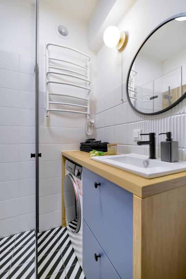 4 Pory Roku- 200m Plaza, Prywatny Parking Apartment Sopot
