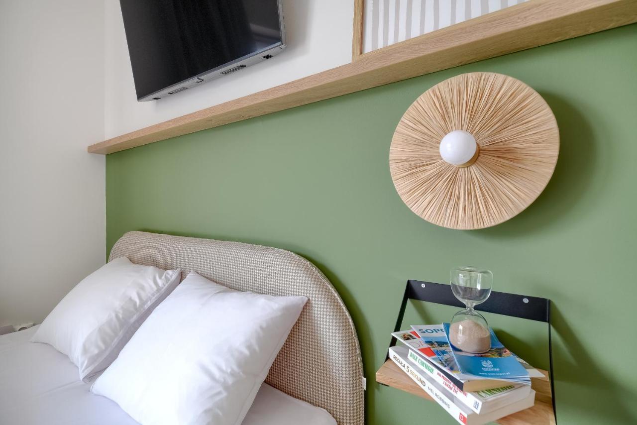4 Pory Roku- 200m Plaza, Prywatny Parking Apartment *